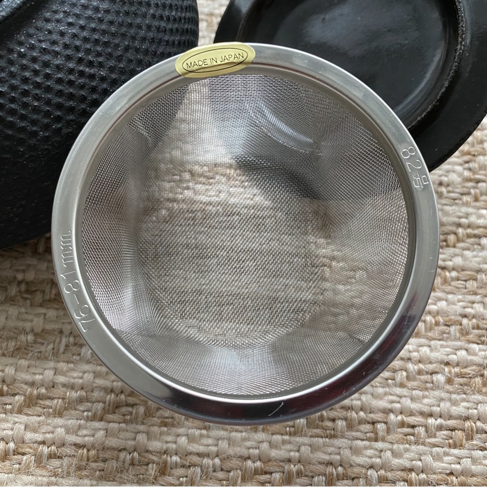 Iwachu Japanese cast iron Tetsubin teapot, Hobnail black - Picture 9 of 15